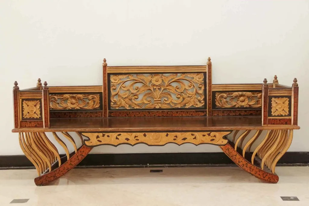 perawatan furniture kayu ukir